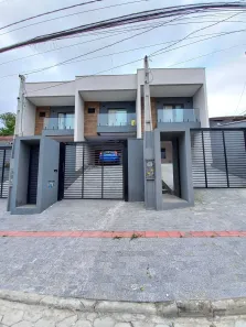 Sobrado com 3 Quartos à venda, 130m² no Floresta, Joinville