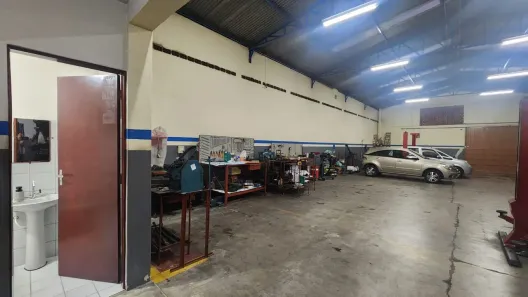 Ponto Comercial para alugar, 250m² no Bosque dos Eucaliptos, São José dos Campos
