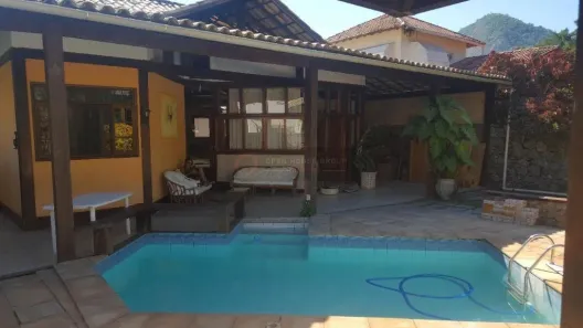Casa com 3 Quartos à venda, 250m² no Itaipu, Niterói