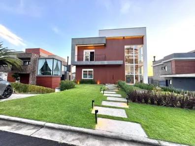 Casa de Condomínio com 4 Quartos à venda, 556m² no Vila Prinstrop, Gramado