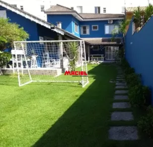 Sobrado com 3 Quartos à venda, 229m² no Cidade Jardim, Jacareí