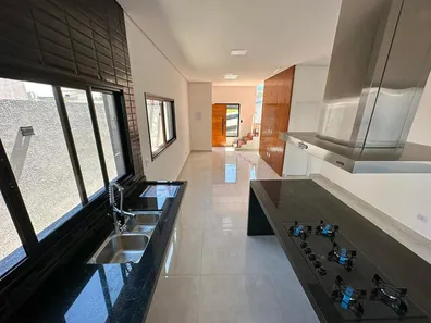 Sobrado com 3 Quartos à venda, 130m² no Chácara Jaguari (Fazendinha), Santana de Parnaíba