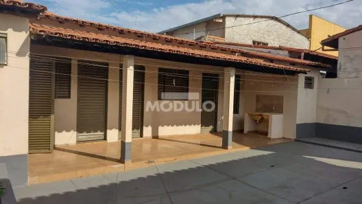 Casa com 3 Quartos à venda, 160m² no Santa Mônica, Uberlândia