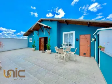 Casa de Condomínio com 4 Quartos à venda, 450m² no Barra do Imbuí, Teresópolis