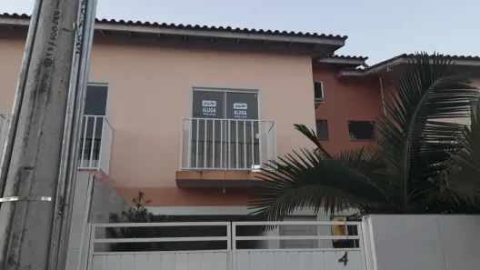 Sobrado com 2 Quartos à venda, 72m² no Forquilhas, São José