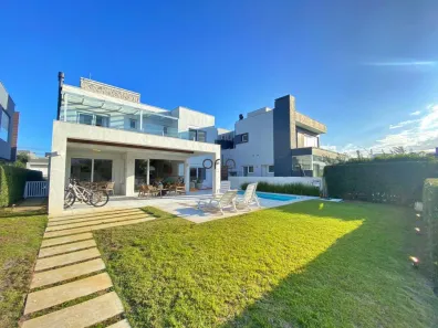 Casa de Condomínio com 4 Quartos à venda, 182m² no XANGRI-LÁ, Xangri-lá