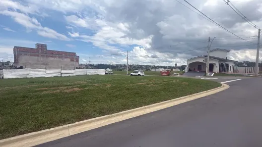 Lote/Terreno à venda, 330m² no Jardins Versalhes, Aparecida de Goiânia
