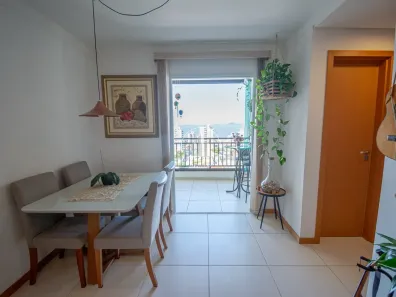 Apartamento com 2 Quartos à venda, 68m² no Barreiros, São José