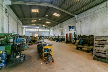 Galpão/Depósito/Armazém com 1 Quarto à venda, 1250m² no Floresta, Porto Alegre