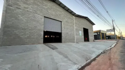Galpão/Depósito/Armazém para alugar, 700m² no Santa Lia, Teresina