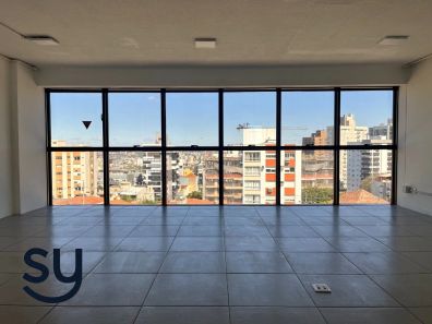 Sala Comercial para venda ou aluguel, 120m² no Três Figueiras, Porto Alegre