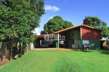 Fazenda/Sítio com 2 Quartos à venda, 1300m² no Vale do Sol, Uberlândia