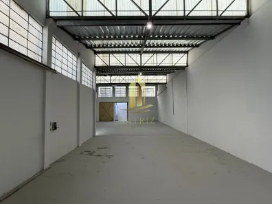 Galpão/Depósito/Armazém para alugar, 205m² no Estação, Franca