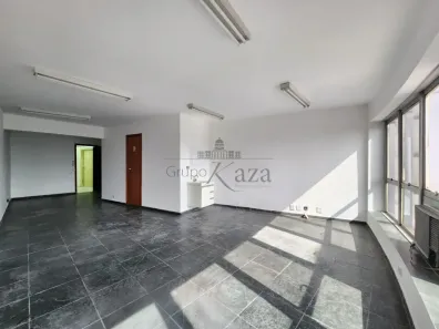 Sala Comercial para alugar, 79m² no Centro, São José dos Campos