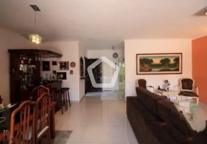 Casa com 3 Quartos à venda, 220m² no Vila Ipojuca, São Paulo