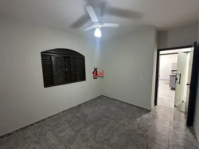 Casa com 3 Quartos para alugar, 171m² no Vila Tabajara, Presidente Prudente