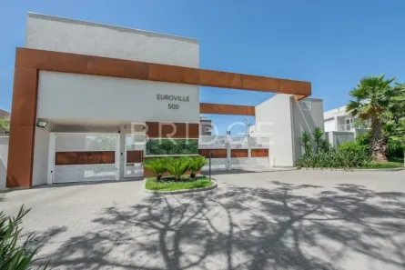 Casa de Condomínio com 4 Quartos à venda, 196m² no Vila Nova, Porto Alegre