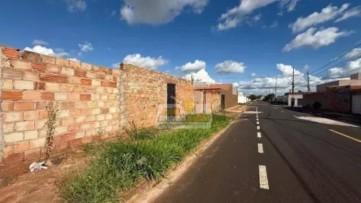 Lote/Terreno à venda, 250m² no Parque das Laranjeiras II, Uberaba