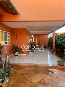 Casa com 4 Quartos para alugar, 370m² no Custódio Pereira, Uberlândia
