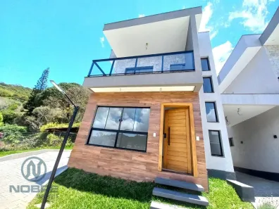 Casa com 3 Quartos à venda, 131m² no Golfe, Teresópolis