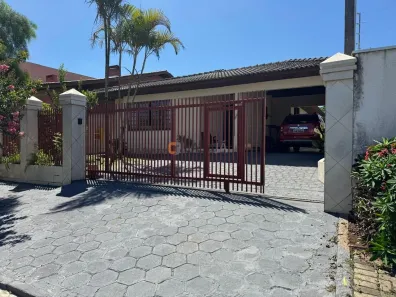 Casa com 4 Quartos à venda, 250m² no Vila Bancária, Campo Largo