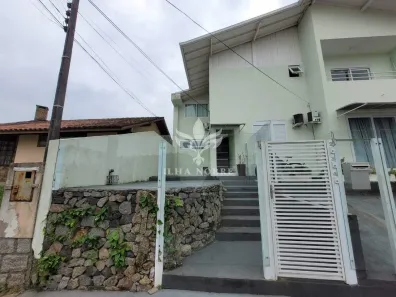 Apartamento com 2 Quartos para alugar, 76m² no Itacorubi, Florianópolis