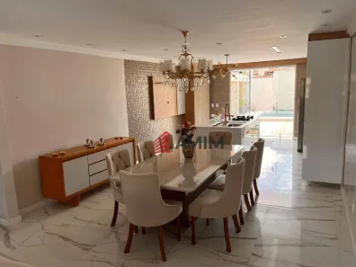 Casa de Condomínio com 4 Quartos à venda, 450m² no Itaipu, Niterói