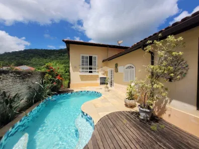 Casa de Condomínio com 3 Quartos à venda, 250m² no Largo da Batalha, Niterói