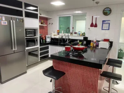 Sobrado com 3 Quartos à venda, 303m² no Vila Curuçá, Santo André