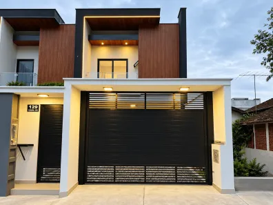 Sobrado com 3 Quartos à venda, 136m² no Glória, Joinville