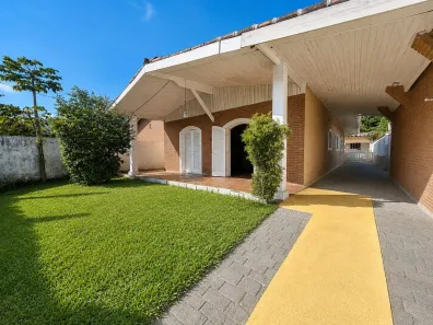 Casa com 5 Quartos para alugar, 250m² no Guaiúba, Guarujá
