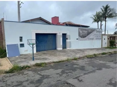 Casa com 3 Quartos para alugar, 334m² no Parque São Quirino, Campinas