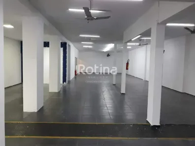 Ponto Comercial para alugar, 390m² no Daniel Fonseca, Uberlândia