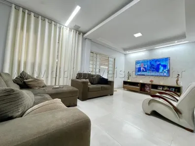 Casa com 3 Quartos à venda, 300m² no Vila Santos Dumont, Aparecida de Goiânia