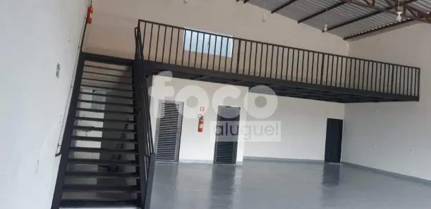 Galpão/Depósito/Armazém para alugar, 220m² no Loteamento Luizote de Freitas IV, Uberlândia