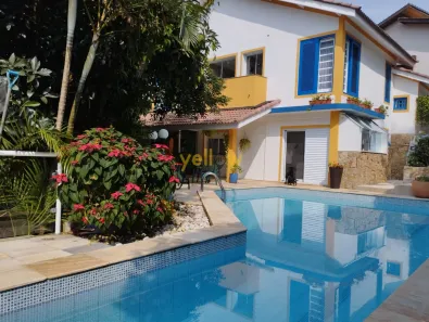 Casa de Condomínio com 3 Quartos à venda, 221m² no Arujá Country Club, Itaquaquecetuba
