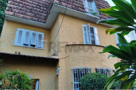 Casa com 4 Quartos para alugar, 180m² no Humaitá, Rio de Janeiro