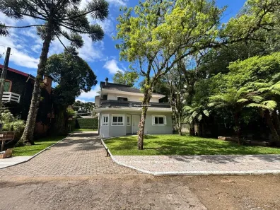 Casa com 5 Quartos à venda, 260m² no Ipê Amarelo, Gramado