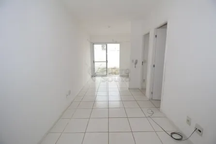 Casa de Condomínio com 3 Quartos para alugar, 61m² no Três Vendas, Pelotas