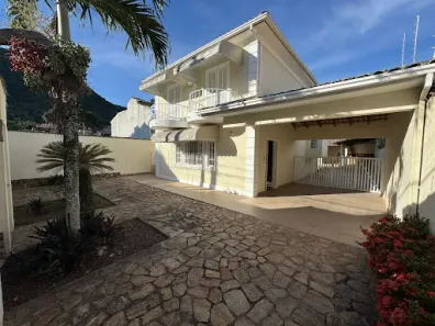 Casa com 3 Quartos à venda, 165m² no Piratininga, Niterói