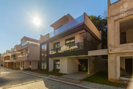 Casa de Condomínio com 3 Quartos para alugar, 172m² no Santa Felicidade, Curitiba
