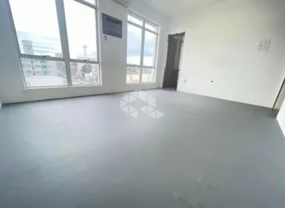 Sala Comercial à venda, 24m² no Três Figueiras, Porto Alegre