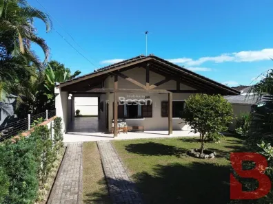 Casa com 3 Quartos à venda, 145m² no Barra do Saí, Itapoá