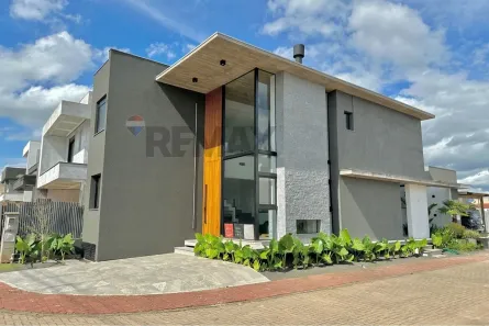 Casa de Condomínio com 4 Quartos para alugar, 158m² no Parque da Matriz, Gravataí