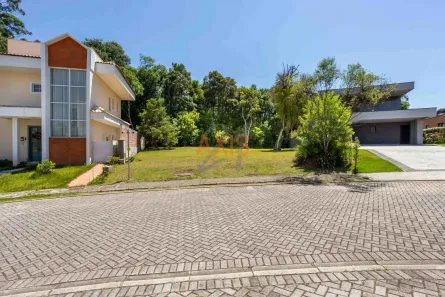Lote/Terreno à venda, 589m² no Butiatuvinha, Curitiba