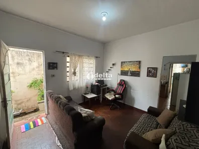 Casa com 4 Quartos à venda, 200m² no Bom Jesus, Uberlândia