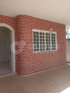 Casa com 3 Quartos para alugar, 140m² no Santa Mônica, Uberlândia