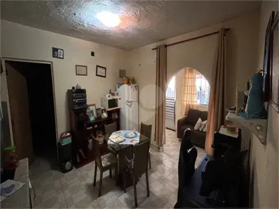 Casa com 5 Quartos à venda, 250m² no Jardim Cliper, São Paulo