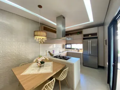 Sobrado com 4 Quartos à venda, 345m² no Shopping Park, Uberlândia