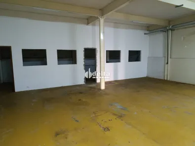 Ponto Comercial à venda, 500m² no Tibery, Uberlândia